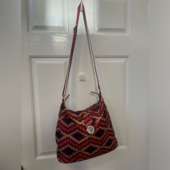 Baggallini Alberta Tote. Aztec Print Shoulder Crossbody Tablet Travel Bag - Picture 2 of 16